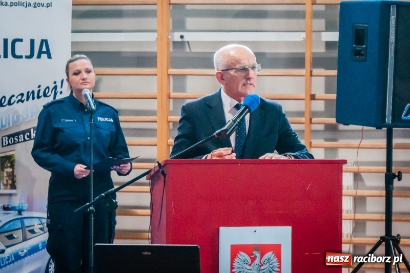 Zdjęcie w galerii na portalu naszraciborz.pl: Raciborscy policjanci podsumowali rok 2017. Komendant z Kuźni żegna się z kolegami wiadomości z regionu