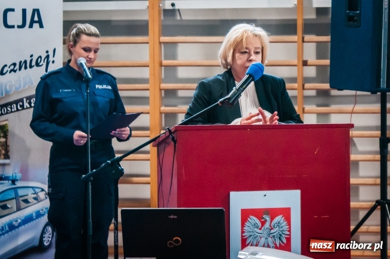 Zdjęcie w galerii na portalu naszraciborz.pl: Raciborscy policjanci podsumowali rok 2017. Komendant z Kuźni żegna się z kolegami wiadomości z regionu