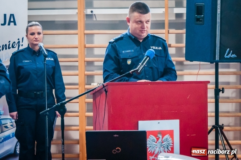 Zdjęcie w galerii na portalu naszraciborz.pl: Raciborscy policjanci podsumowali rok 2017. Komendant z Kuźni żegna się z kolegami wiadomości z regionu
