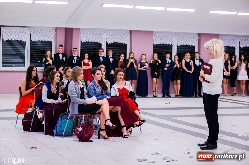 Zdjęcie w galerii na portalu naszraciborz.pl: Studniówkowe show uczniów Kasprowicza wiadomości z regionu