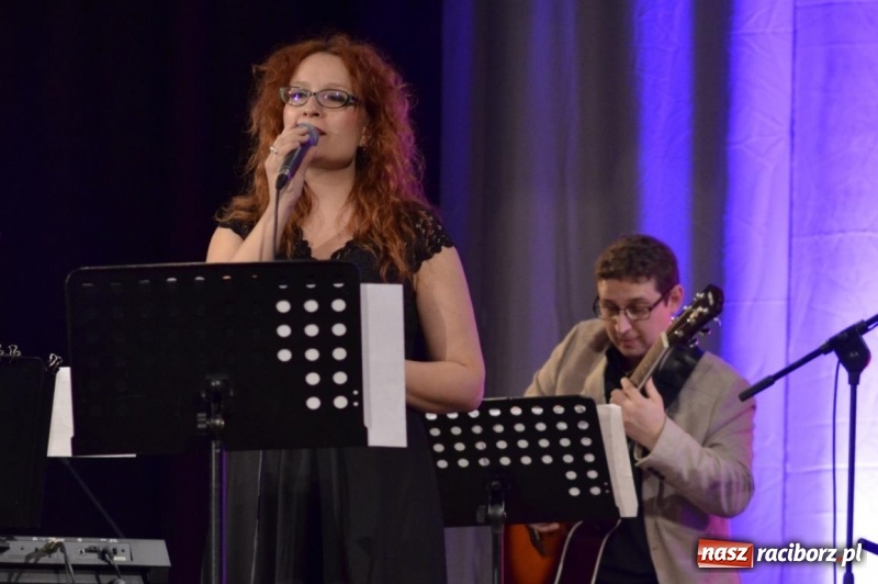 Zdjęcie w galerii na portalu naszraciborz.pl: Grupa Bez Nazwy świątecznie i noworocznie wiadomości z regionu