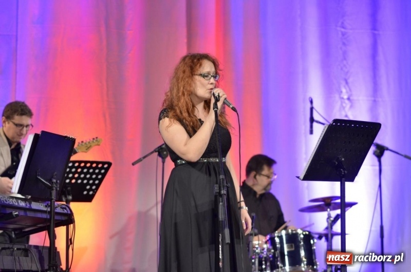 Zdjęcie w galerii na portalu naszraciborz.pl: Grupa Bez Nazwy świątecznie i noworocznie wiadomości z regionu