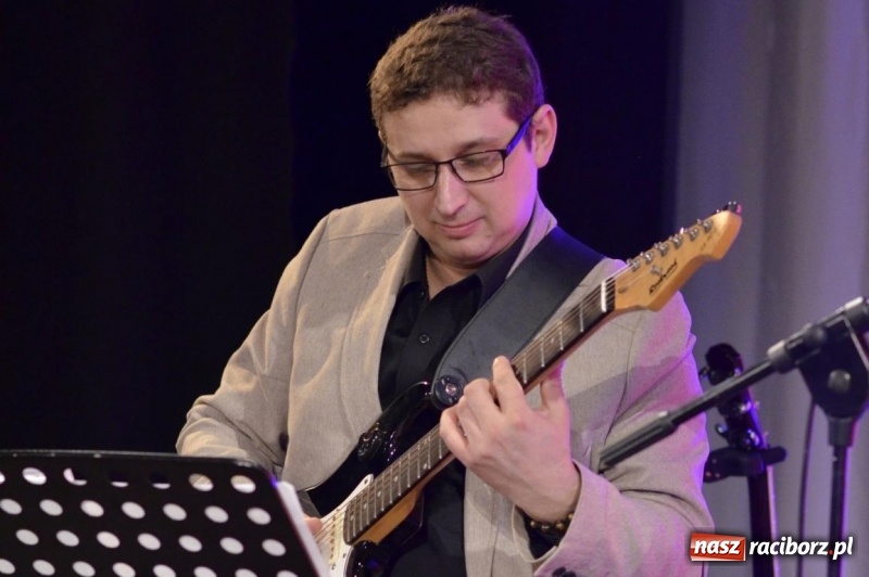 Zdjęcie w galerii na portalu naszraciborz.pl: Grupa Bez Nazwy świątecznie i noworocznie wiadomości z regionu