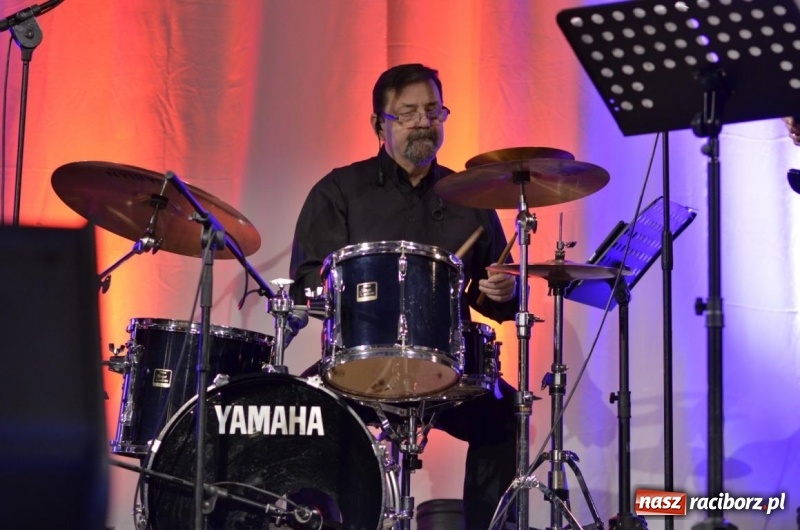 Zdjęcie w galerii na portalu naszraciborz.pl: Grupa Bez Nazwy świątecznie i noworocznie wiadomości z regionu