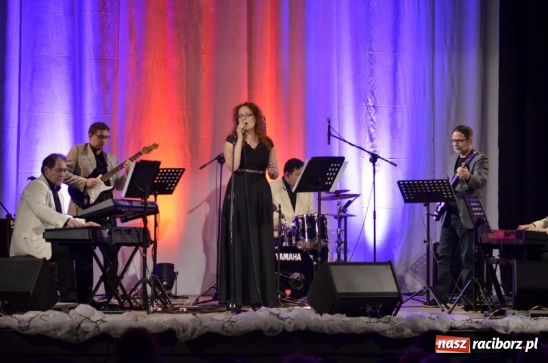 Zdjęcie w galerii na portalu naszraciborz.pl: Grupa Bez Nazwy świątecznie i noworocznie wiadomości z regionu