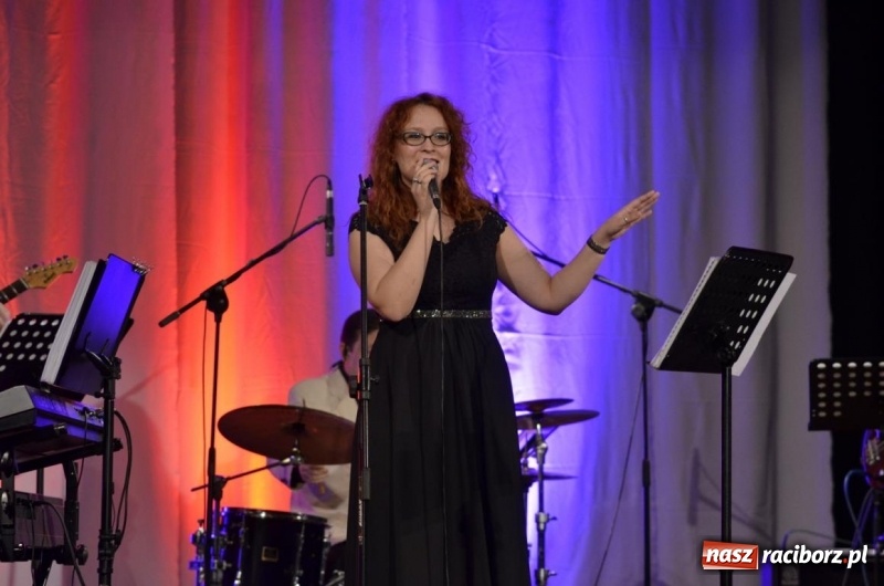 Zdjęcie w galerii na portalu naszraciborz.pl: Grupa Bez Nazwy świątecznie i noworocznie wiadomości z regionu