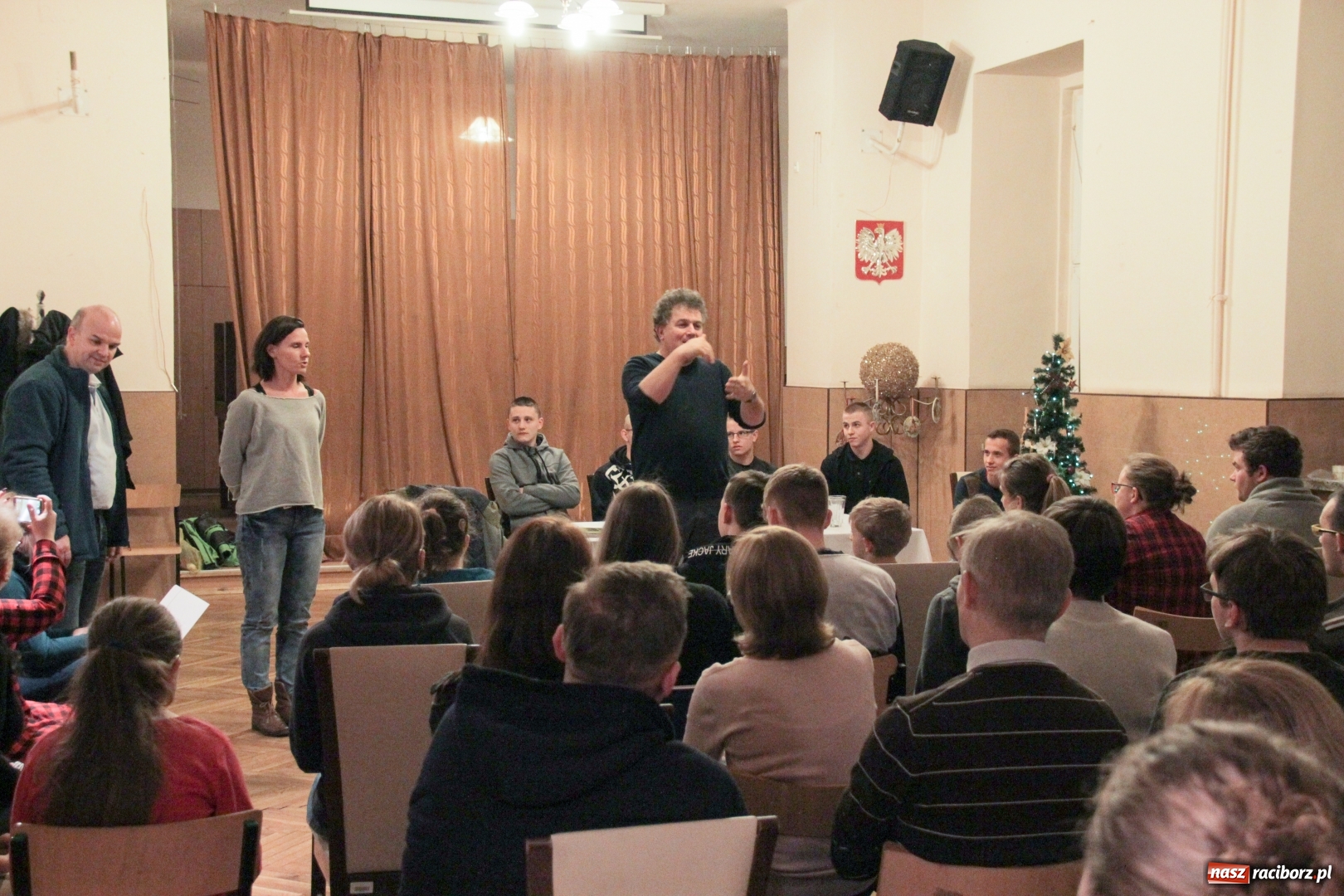 Zdjęcie w galerii na portalu naszraciborz.pl: Wychowankowie MOW z Kuźni spotkali się z uczniami Ośrodka dla Niesłyszących wiadomości z regionu