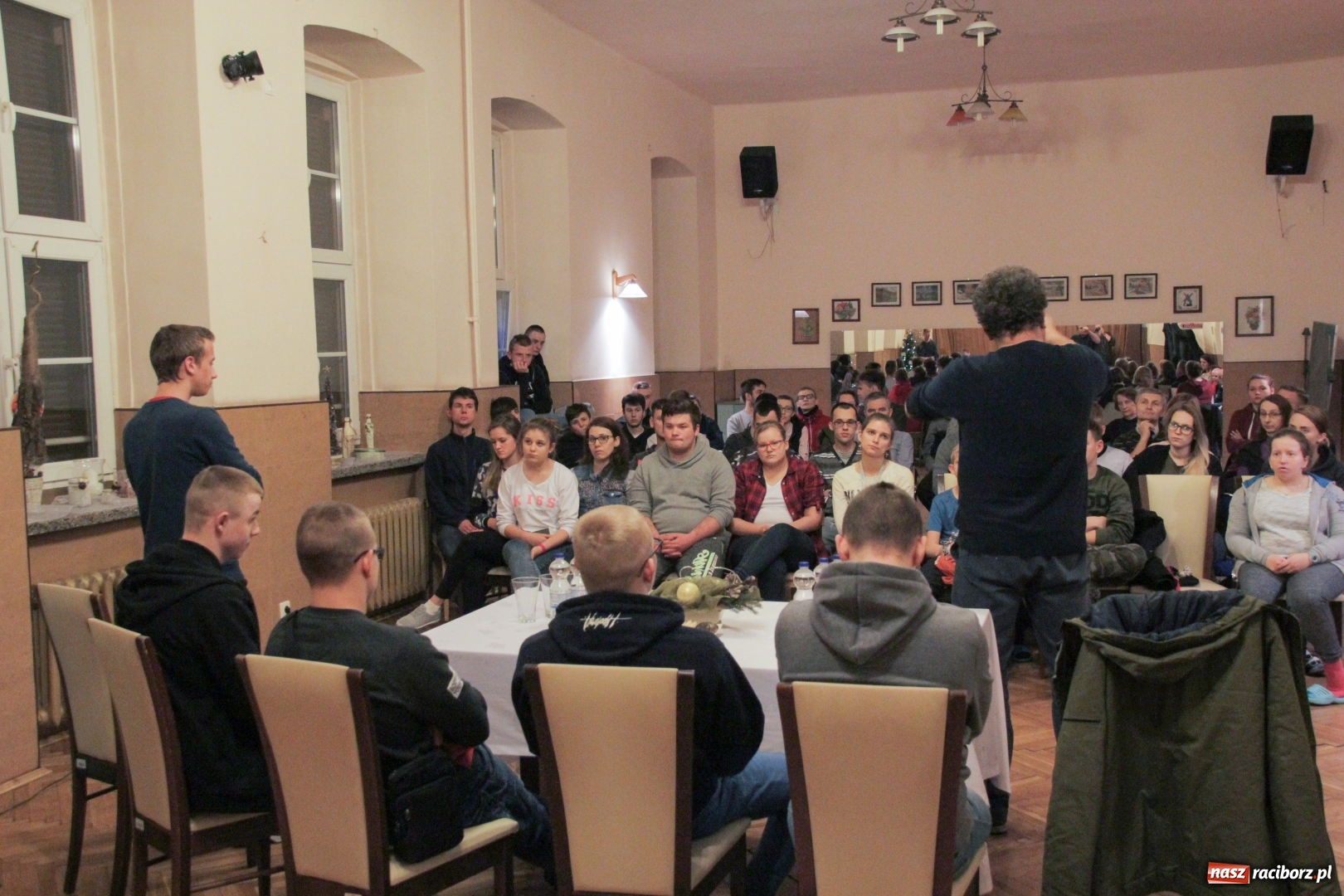 Zdjęcie w galerii na portalu naszraciborz.pl: Wychowankowie MOW z Kuźni spotkali się z uczniami Ośrodka dla Niesłyszących wiadomości z regionu