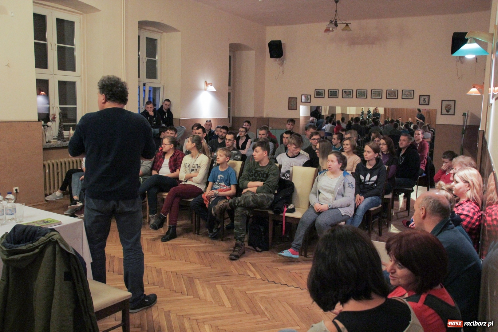 Zdjęcie w galerii na portalu naszraciborz.pl: Wychowankowie MOW z Kuźni spotkali się z uczniami Ośrodka dla Niesłyszących wiadomości z regionu