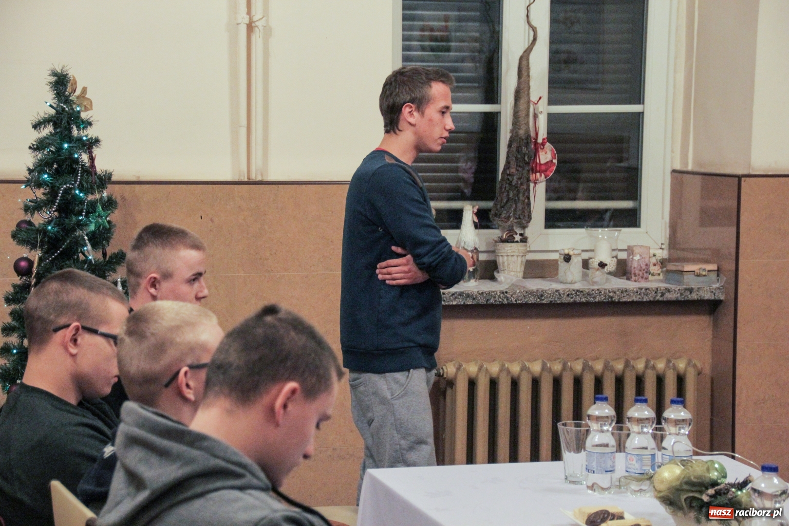 Zdjęcie w galerii na portalu naszraciborz.pl: Wychowankowie MOW z Kuźni spotkali się z uczniami Ośrodka dla Niesłyszących wiadomości z regionu