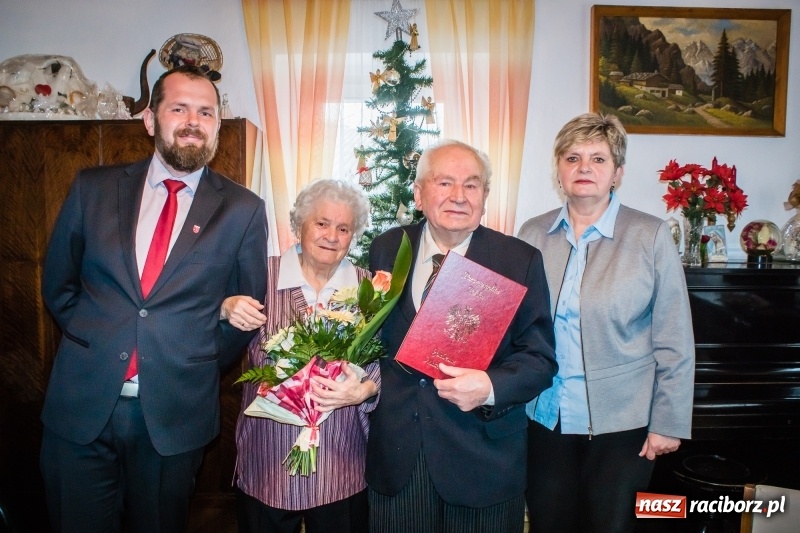 Zdjęcie w galerii na portalu naszraciborz.pl: Połączył ich śpiew. 65-lecie małżeństwa Marii i Eryka Wolnik wiadomości z regionu