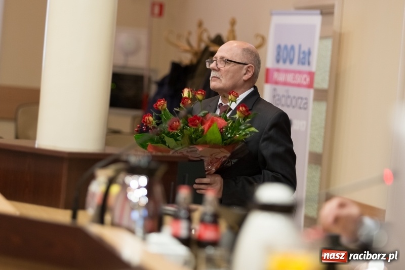Zdjęcie w galerii na portalu naszraciborz.pl: Radni podziękowali i pożegnali komendanta Pawnika. Wiadomo już, kto został jego następcą wiadomości z regionu