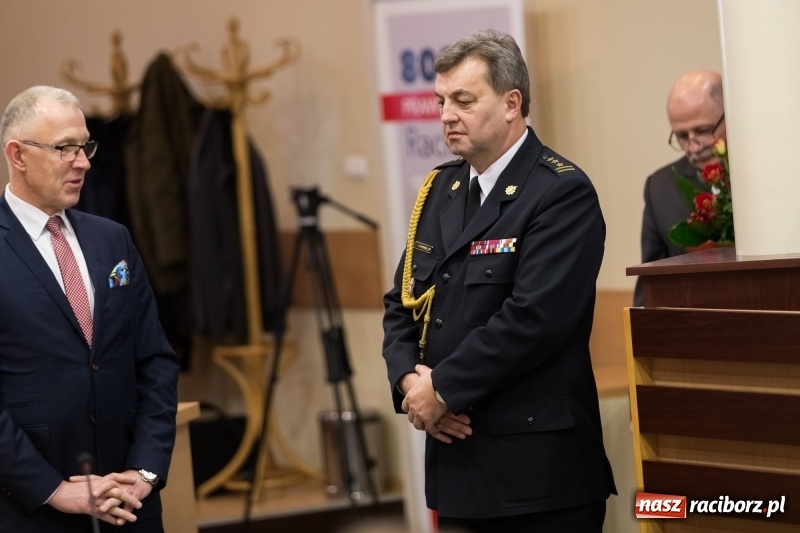 Zdjęcie w galerii na portalu naszraciborz.pl: Radni podziękowali i pożegnali komendanta Pawnika. Wiadomo już, kto został jego następcą wiadomości z regionu
