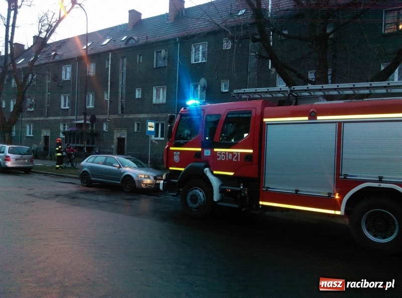 Zdjęcie w galerii na portalu naszraciborz.pl: Akcja strażaków na Skłodowskiej. Pilnie wzywano rodzinę wiadomości z regionu