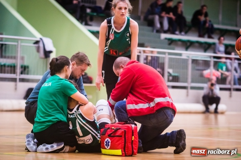 Zdjęcie w galerii na portalu naszraciborz.pl: Koszykarki RKK AZS Racibórz zdobyły Pałac Młodzieży. Tatiana Biegańska z bolesną kontuzją wiadomości z regionu