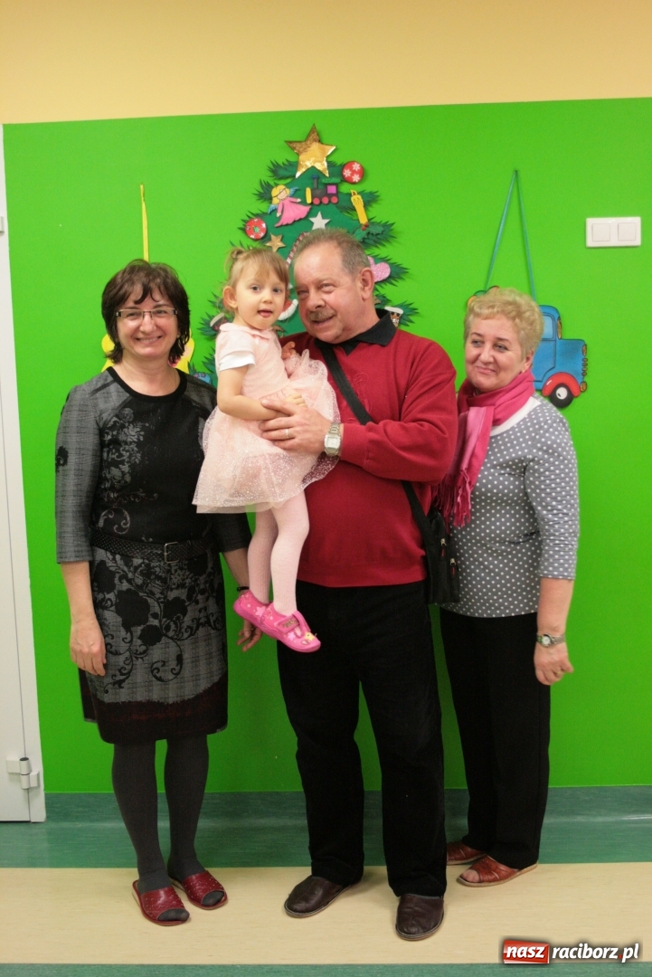 Zdjęcie w galerii na portalu naszraciborz.pl: Dzień Babci i Dziadka w raciborskim Żłobku wiadomości z regionu