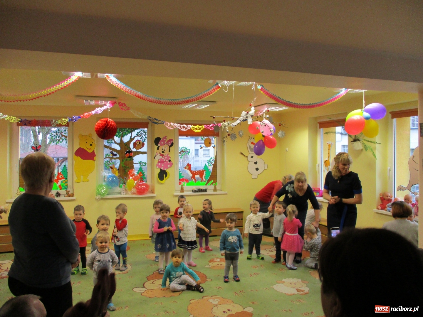 Zdjęcie w galerii na portalu naszraciborz.pl: Dzień Babci i Dziadka w raciborskim Żłobku wiadomości z regionu