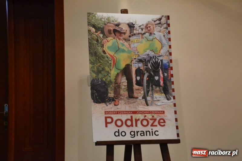 Zdjęcie w galerii na portalu naszraciborz.pl: Młodzież szkolna wzięła udział na Zamku Piastowskim w spotkaniu z Kasią Czemplik i Robertem Czerniakiem wiadomości z regionu