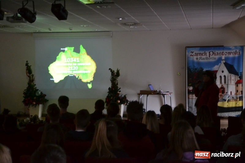 Zdjęcie w galerii na portalu naszraciborz.pl: Młodzież szkolna wzięła udział na Zamku Piastowskim w spotkaniu z Kasią Czemplik i Robertem Czerniakiem wiadomości z regionu