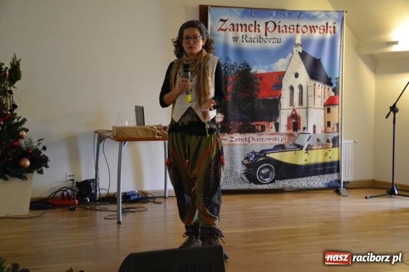 Zdjęcie w galerii na portalu naszraciborz.pl: Młodzież szkolna wzięła udział na Zamku Piastowskim w spotkaniu z Kasią Czemplik i Robertem Czerniakiem wiadomości z regionu