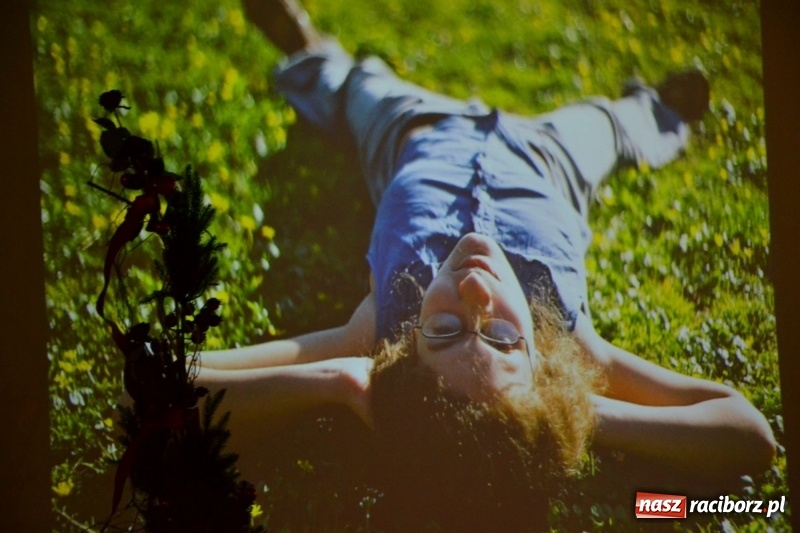 Zdjęcie w galerii na portalu naszraciborz.pl: Młodzież szkolna wzięła udział na Zamku Piastowskim w spotkaniu z Kasią Czemplik i Robertem Czerniakiem wiadomości z regionu