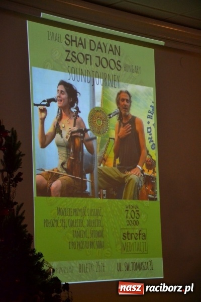 Zdjęcie w galerii na portalu naszraciborz.pl: Młodzież szkolna wzięła udział na Zamku Piastowskim w spotkaniu z Kasią Czemplik i Robertem Czerniakiem wiadomości z regionu