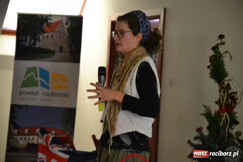 Zdjęcie w galerii na portalu naszraciborz.pl: Młodzież szkolna wzięła udział na Zamku Piastowskim w spotkaniu z Kasią Czemplik i Robertem Czerniakiem wiadomości z regionu