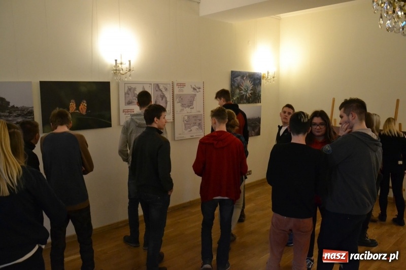 Zdjęcie w galerii na portalu naszraciborz.pl: Młodzież szkolna wzięła udział na Zamku Piastowskim w spotkaniu z Kasią Czemplik i Robertem Czerniakiem wiadomości z regionu