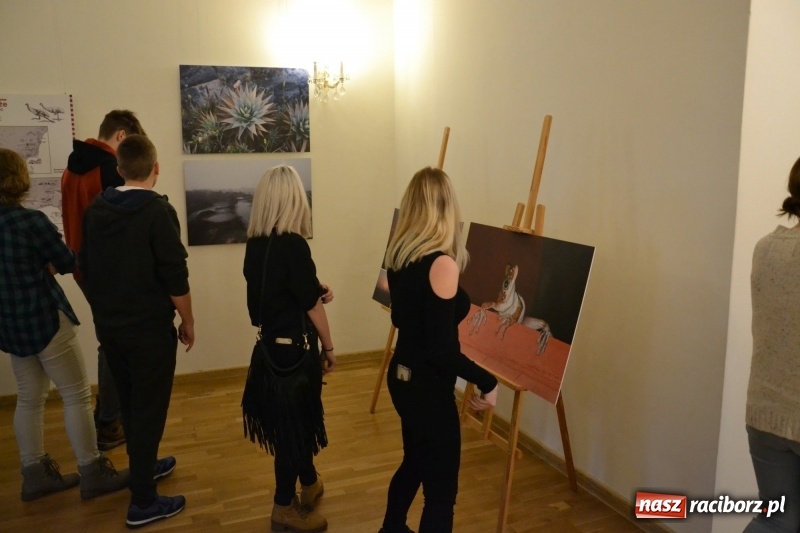 Zdjęcie w galerii na portalu naszraciborz.pl: Młodzież szkolna wzięła udział na Zamku Piastowskim w spotkaniu z Kasią Czemplik i Robertem Czerniakiem wiadomości z regionu