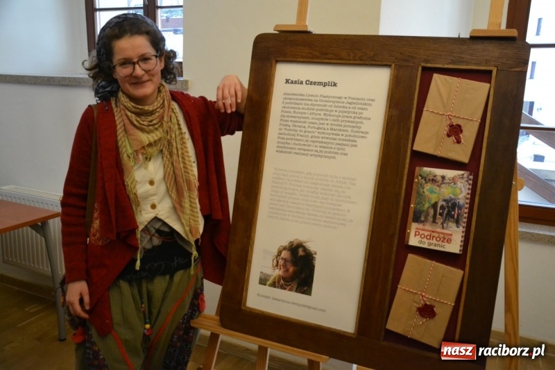 Zdjęcie w galerii na portalu naszraciborz.pl: Młodzież szkolna wzięła udział na Zamku Piastowskim w spotkaniu z Kasią Czemplik i Robertem Czerniakiem wiadomości z regionu