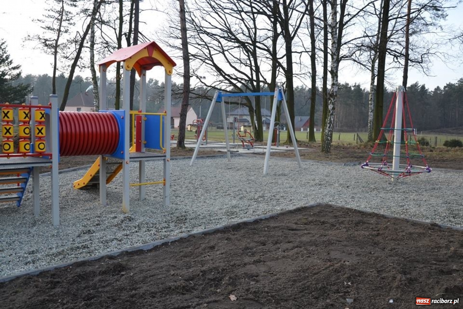 Zdjęcie w galerii na portalu naszraciborz.pl: Nowy plac zabaw i siłownia w rudzkich lasach  wiadomości z regionu