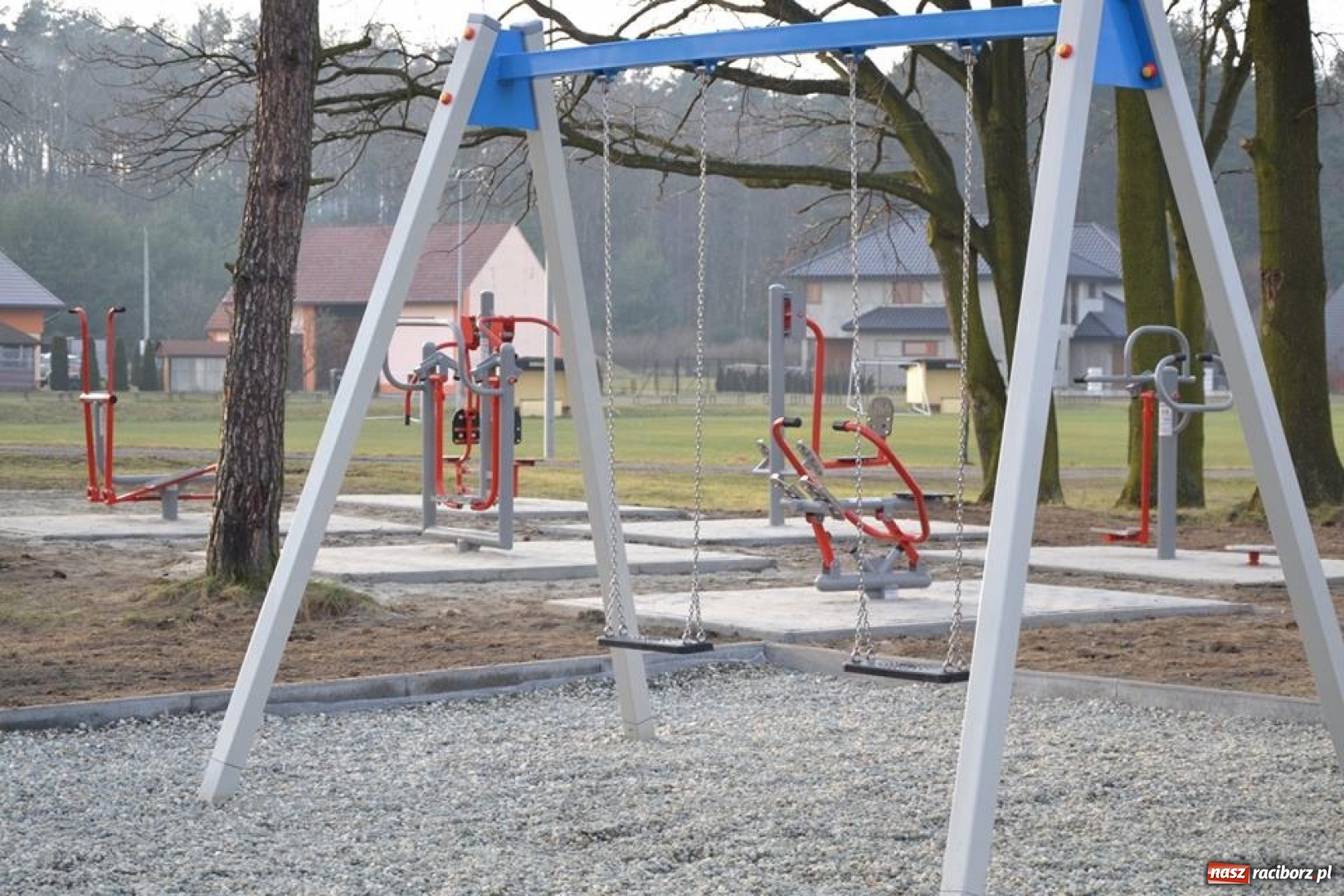 Zdjęcie w galerii na portalu naszraciborz.pl: Nowy plac zabaw i siłownia w rudzkich lasach  wiadomości z regionu