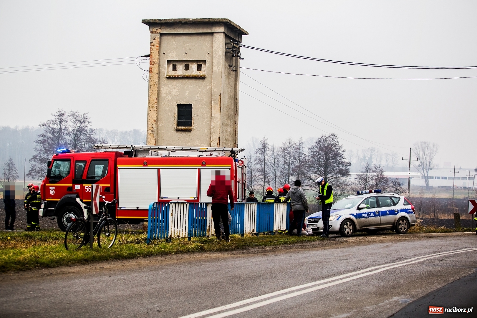 Zdjęcie w galerii na portalu naszraciborz.pl: Daewoo lanos dachował w Samborowicach  wiadomości z regionu
