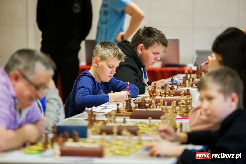 Zdjęcie w galerii na portalu naszraciborz.pl: XVIII Międzynarodowy Turniej Szachowy o Puchar Prezydenta wiadomości z regionu