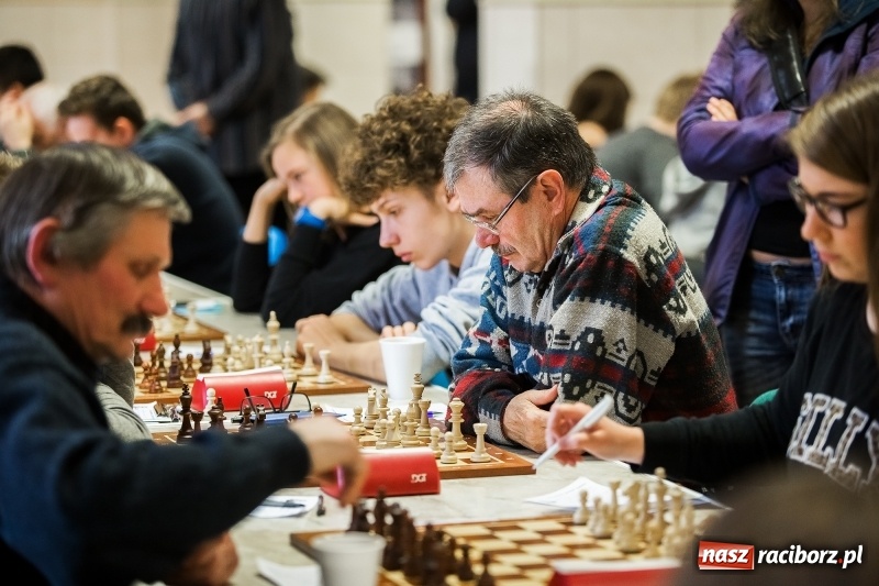 Zdjęcie w galerii na portalu naszraciborz.pl: XVIII Międzynarodowy Turniej Szachowy o Puchar Prezydenta wiadomości z regionu