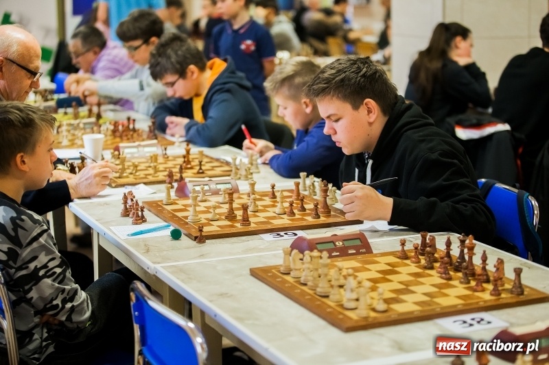 Zdjęcie w galerii na portalu naszraciborz.pl: XVIII Międzynarodowy Turniej Szachowy o Puchar Prezydenta wiadomości z regionu