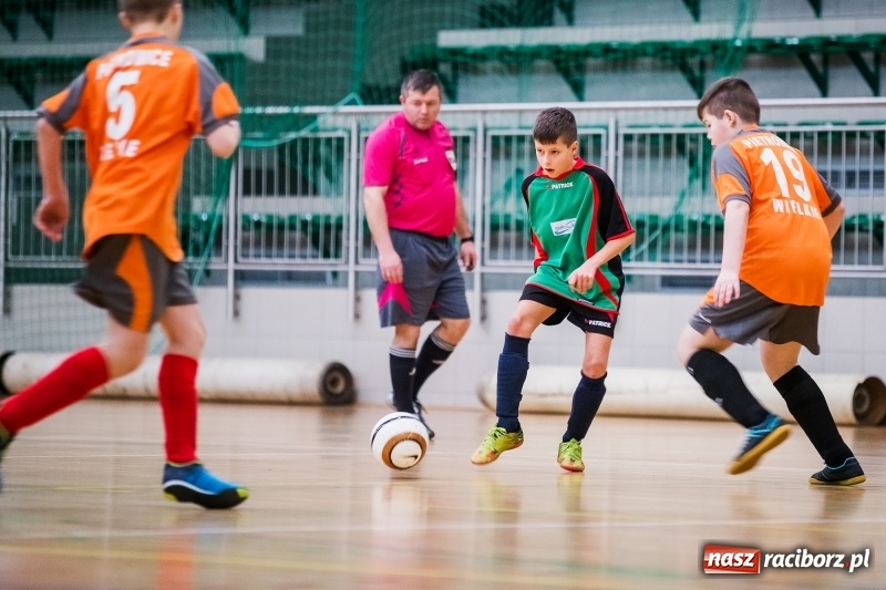 Zdjęcie w galerii na portalu naszraciborz.pl: Zimowa Liga Halowej Piłki Nożnej Młodzików w Arenie Rafako wiadomości z regionu