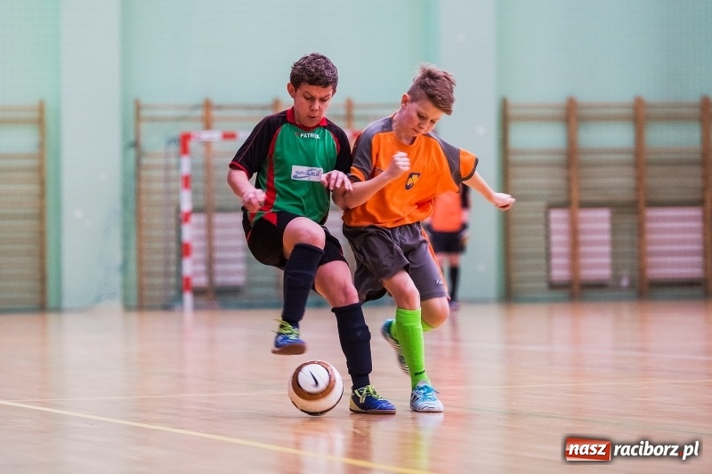 Zdjęcie w galerii na portalu naszraciborz.pl: Zimowa Liga Halowej Piłki Nożnej Młodzików w Arenie Rafako wiadomości z regionu