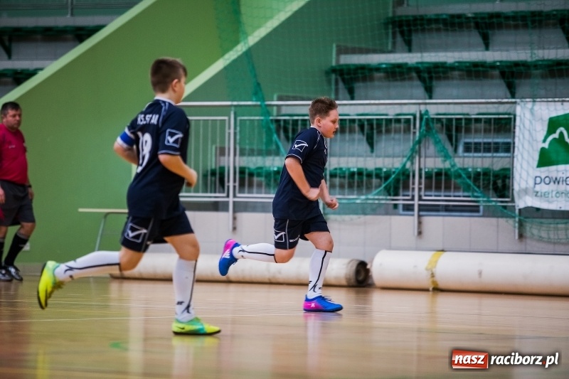 Zdjęcie w galerii na portalu naszraciborz.pl: Zimowa Liga Halowej Piłki Nożnej Młodzików w Arenie Rafako wiadomości z regionu