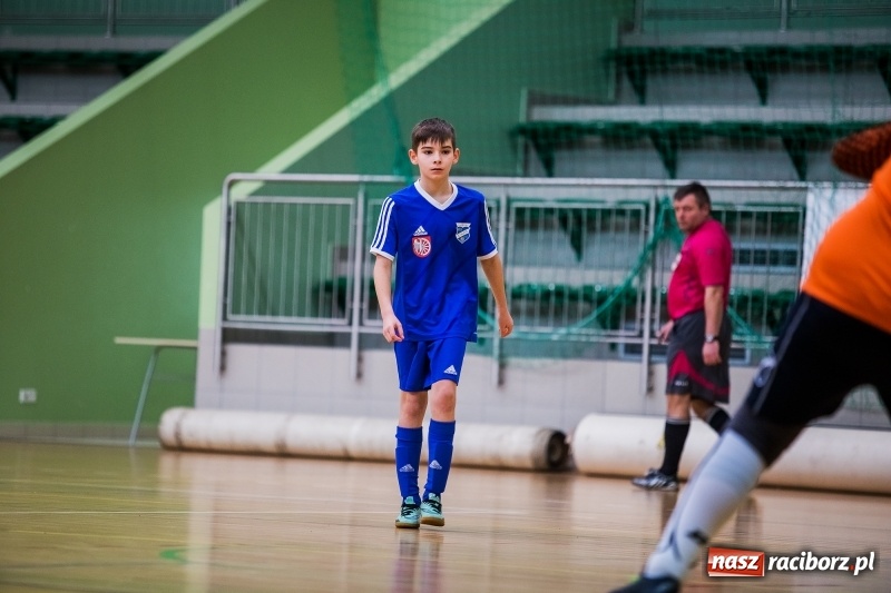 Zdjęcie w galerii na portalu naszraciborz.pl: Zimowa Liga Halowej Piłki Nożnej Młodzików w Arenie Rafako wiadomości z regionu