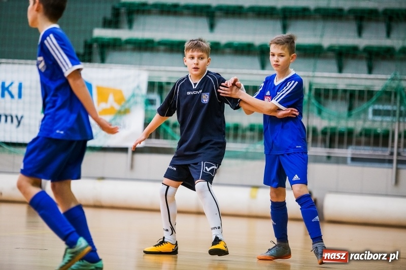 Zdjęcie w galerii na portalu naszraciborz.pl: Zimowa Liga Halowej Piłki Nożnej Młodzików w Arenie Rafako wiadomości z regionu