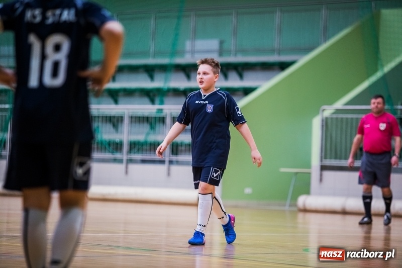 Zdjęcie w galerii na portalu naszraciborz.pl: Zimowa Liga Halowej Piłki Nożnej Młodzików w Arenie Rafako wiadomości z regionu