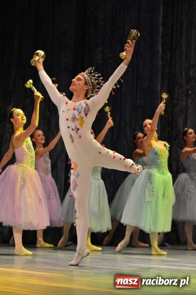 Zdjęcie w galerii na portalu naszraciborz.pl: Jezioro Łabędzie na scenie RCK. Sala wypełniona po brzegi wiadomości z regionu