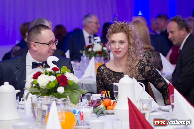 Zdjęcie w galerii na portalu naszraciborz.pl: Pietrowicka gala przedsiębiorczości już po raz trzynasty. Wręczono pięć statuetek wiadomości z regionu