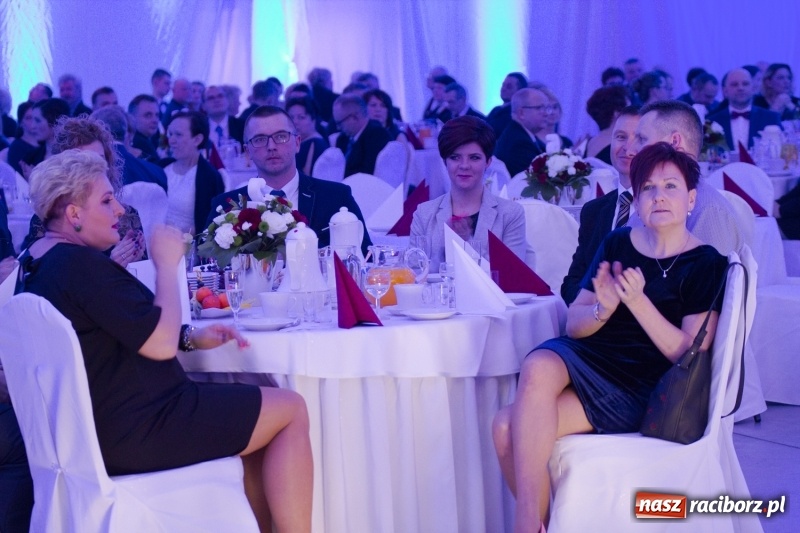 Zdjęcie w galerii na portalu naszraciborz.pl: Pietrowicka gala przedsiębiorczości już po raz trzynasty. Wręczono pięć statuetek wiadomości z regionu