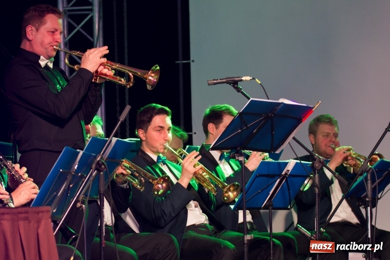 Zdjęcie w galerii na portalu naszraciborz.pl: Pietrowicka gala przedsiębiorczości już po raz trzynasty. Wręczono pięć statuetek wiadomości z regionu