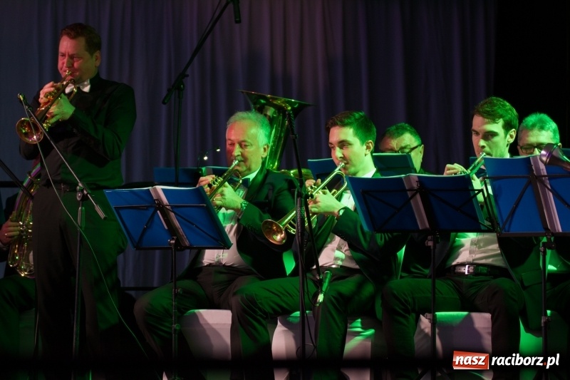 Zdjęcie w galerii na portalu naszraciborz.pl: Pietrowicka gala przedsiębiorczości już po raz trzynasty. Wręczono pięć statuetek wiadomości z regionu