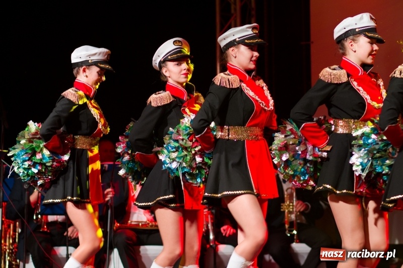 Zdjęcie w galerii na portalu naszraciborz.pl: Pietrowicka gala przedsiębiorczości już po raz trzynasty. Wręczono pięć statuetek wiadomości z regionu