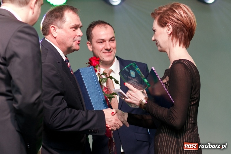 Zdjęcie w galerii na portalu naszraciborz.pl: Pietrowicka gala przedsiębiorczości już po raz trzynasty. Wręczono pięć statuetek wiadomości z regionu