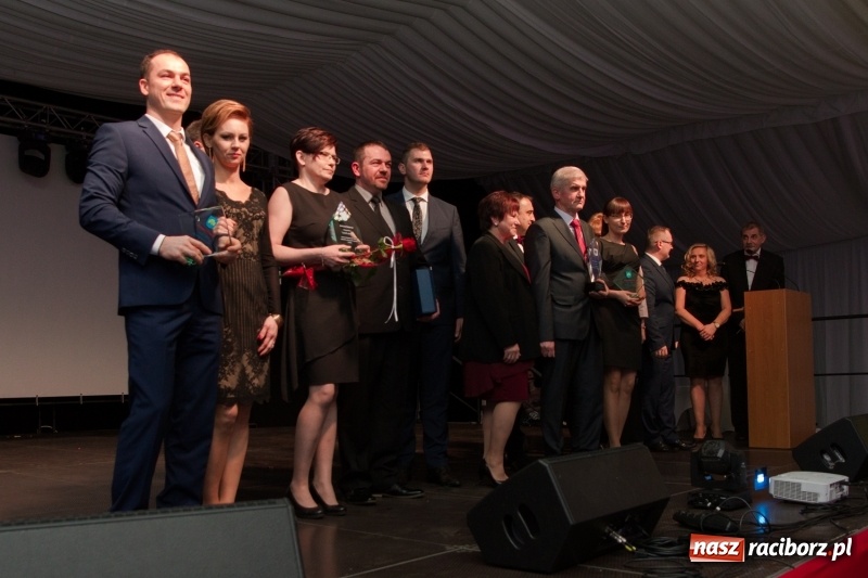 Zdjęcie w galerii na portalu naszraciborz.pl: Pietrowicka gala przedsiębiorczości już po raz trzynasty. Wręczono pięć statuetek wiadomości z regionu